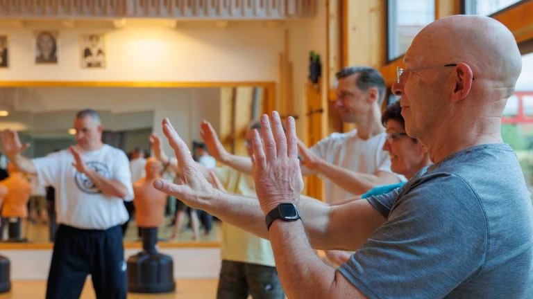 Gesund bleiben im Job mit Tai Chi, Qigong und Achtsamkeit gegen Stress im Beruf